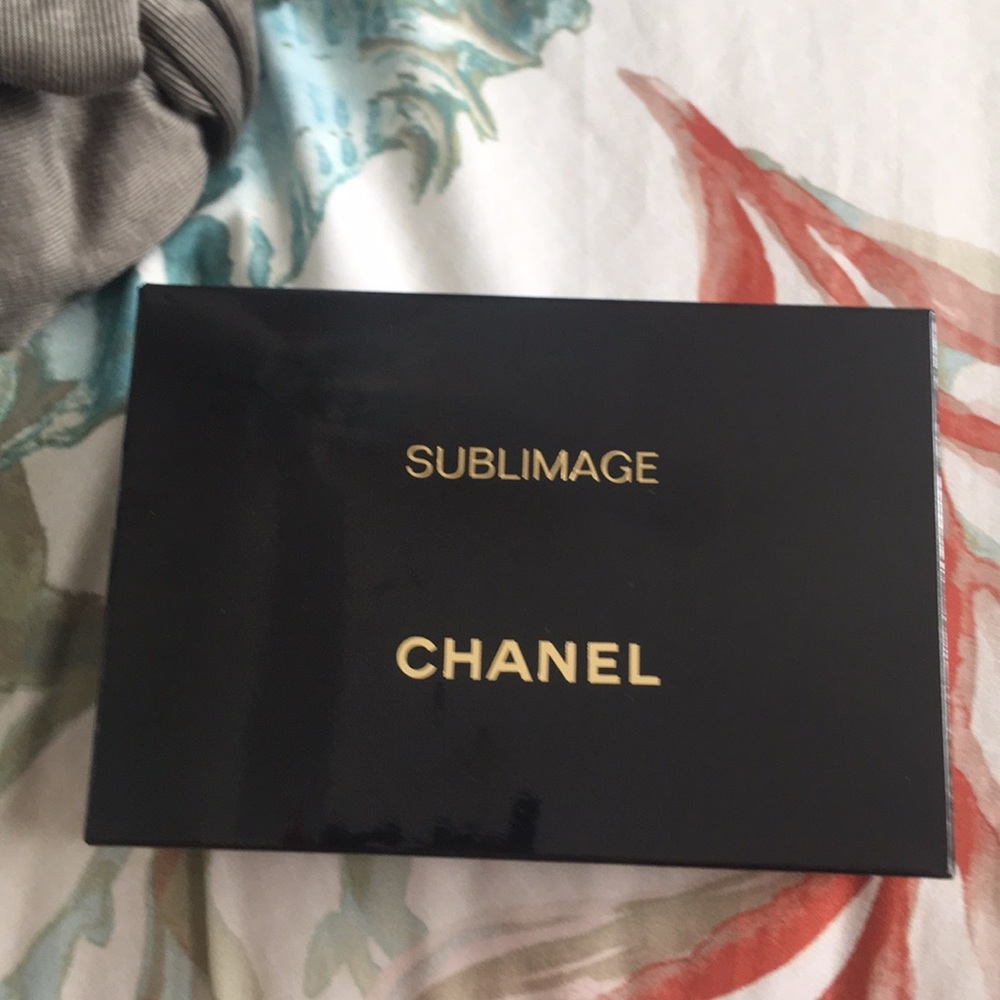 Chanel sublimage box